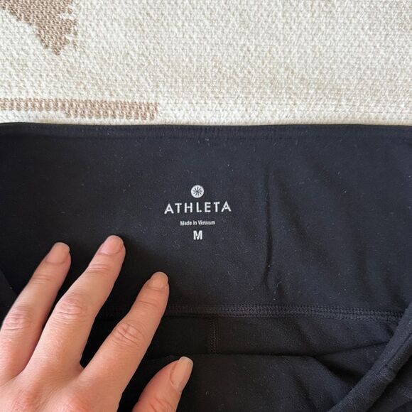 Athleta | Classic Black Leggings with Pockets Size M - Picture 4 of 7